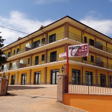 Affittacamere Rooms Di Matteo San Paolo di Iesi Bagian luar foto