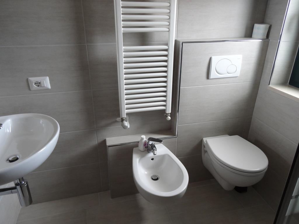 Affittacamere Rooms Di Matteo San Paolo di Iesi Bagian luar foto