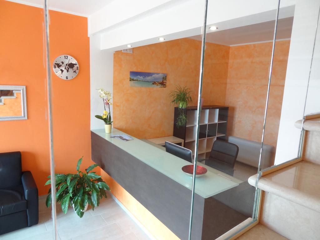 Affittacamere Rooms Di Matteo San Paolo di Iesi Bagian luar foto