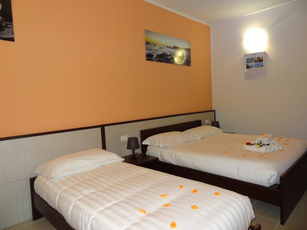 Affittacamere Rooms Di Matteo San Paolo di Iesi Bagian luar foto